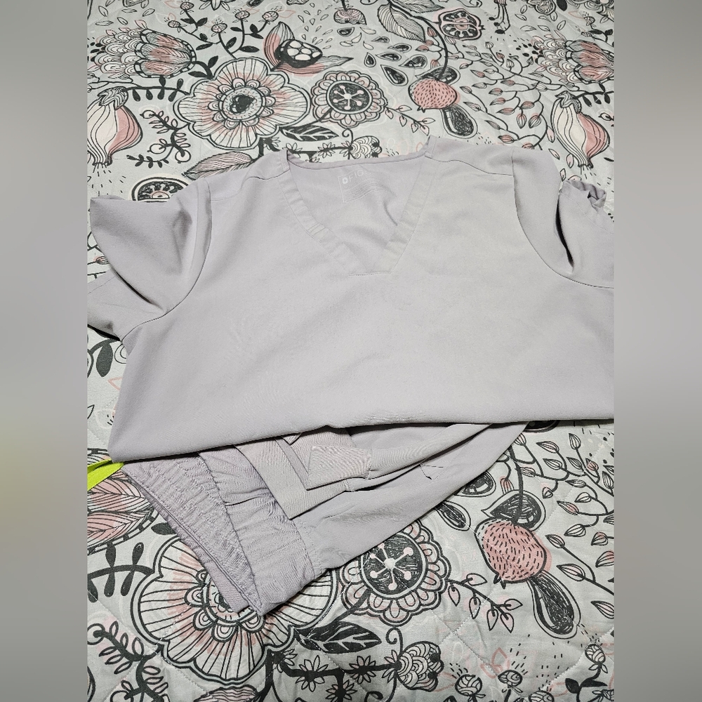 LARGE FIGS SCRUB SET
